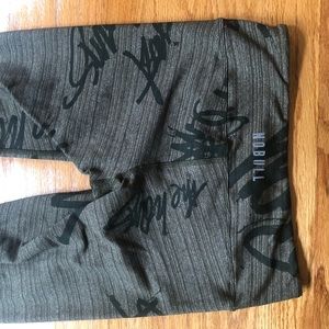 NOBULL Tight in Graffiti XS